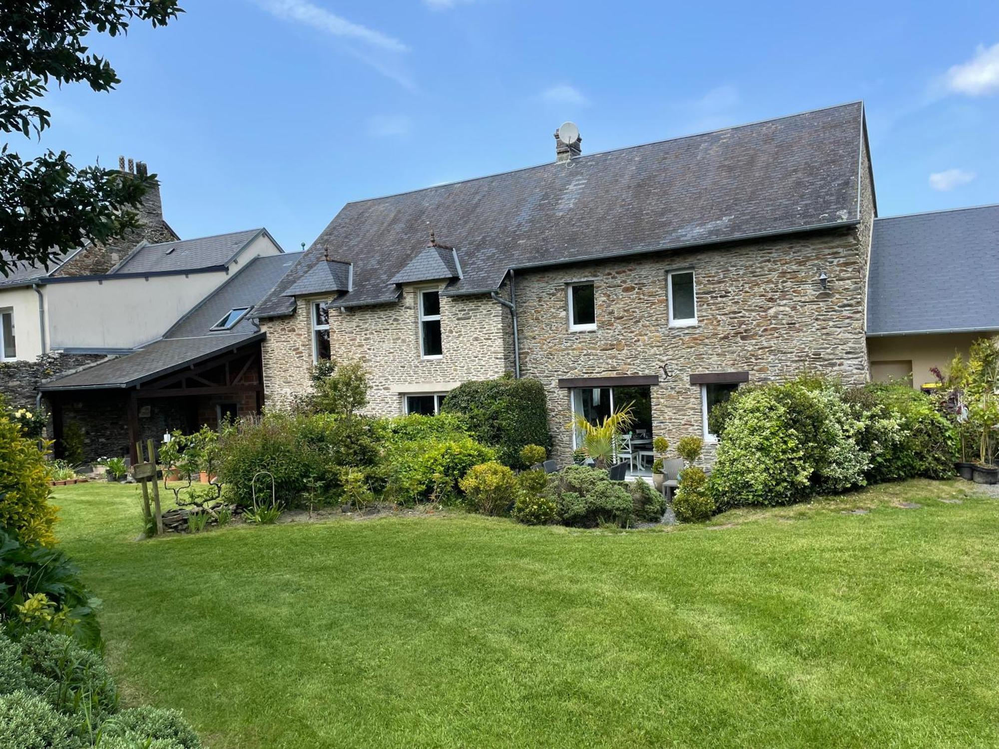 Les Maisons Des Halles Cerisy-la-Foret Extérieur photo